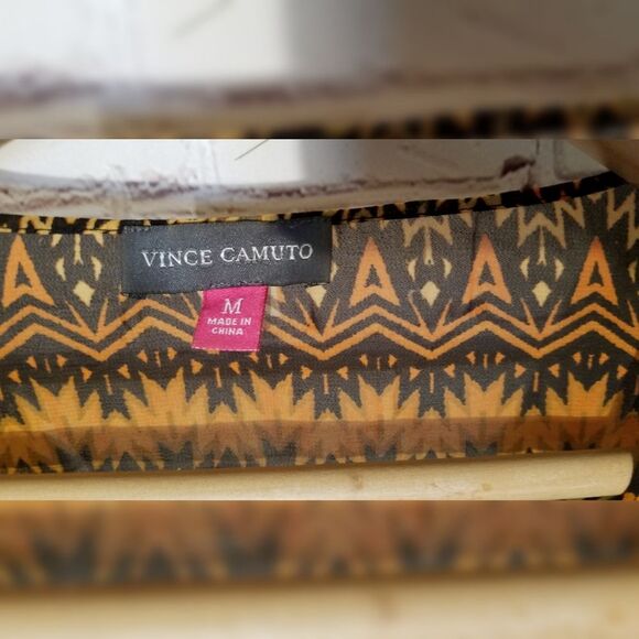 Vince Camuto v neck top - Picture 5 of 6